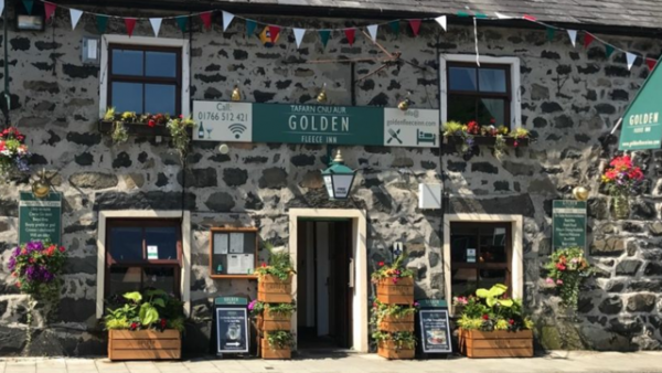 Places to visit in Wales The Golden Fleece Inn