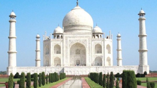 Delhi to Lucknow Taj Mahal